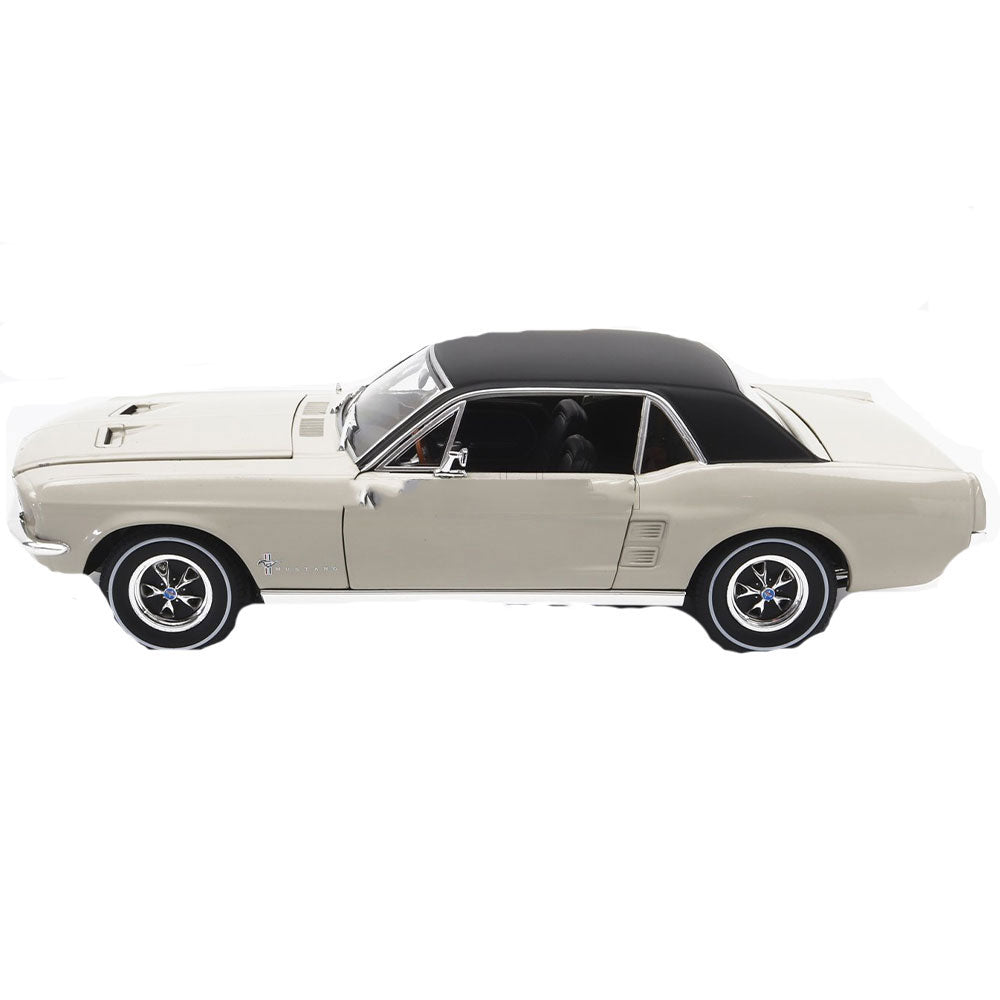 1967 Ford Mustang Coupe 1:18 Modelo Car